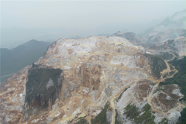 广西白大理石矿山